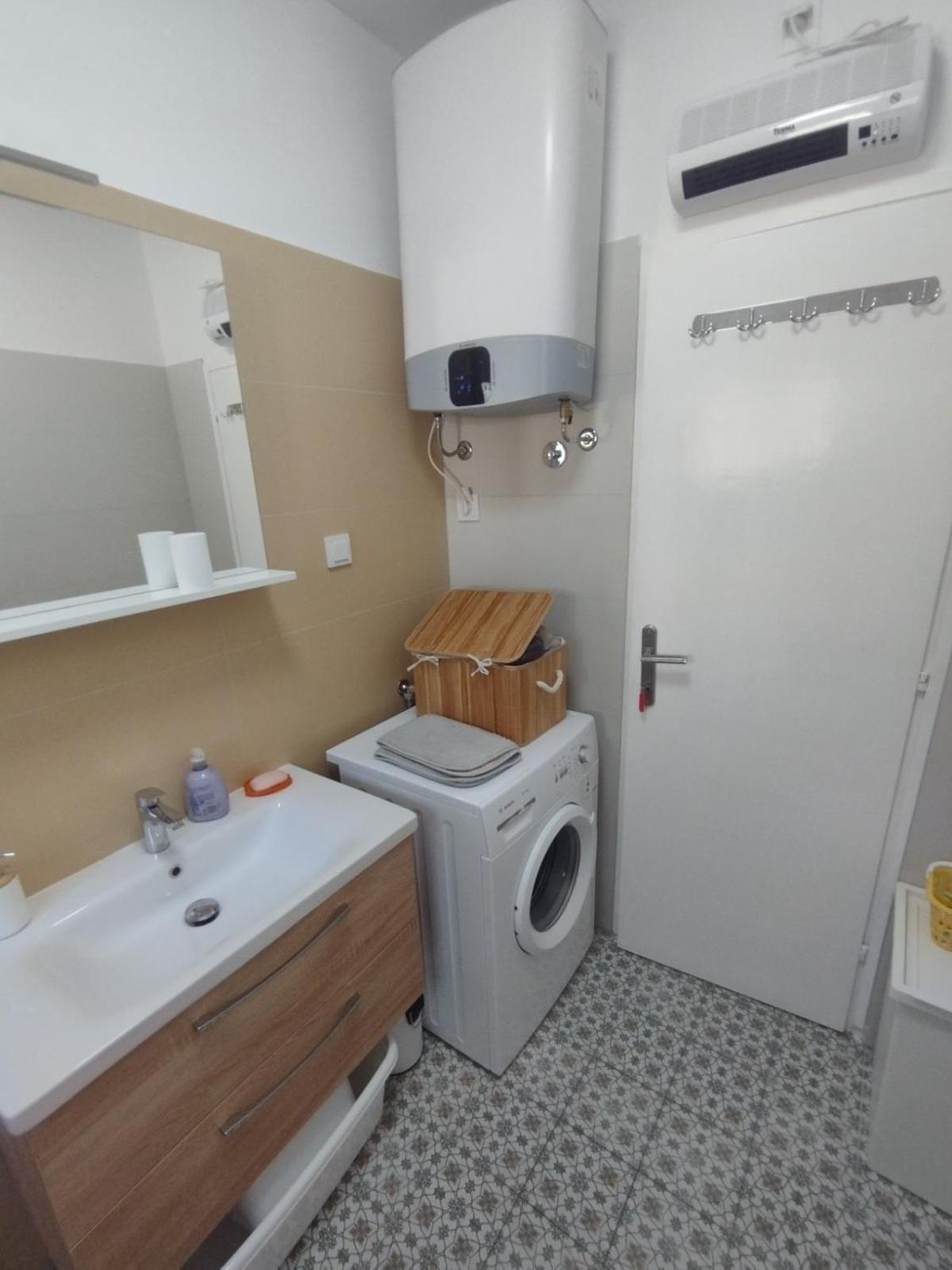 Apartman Kora Njivice Exterior foto