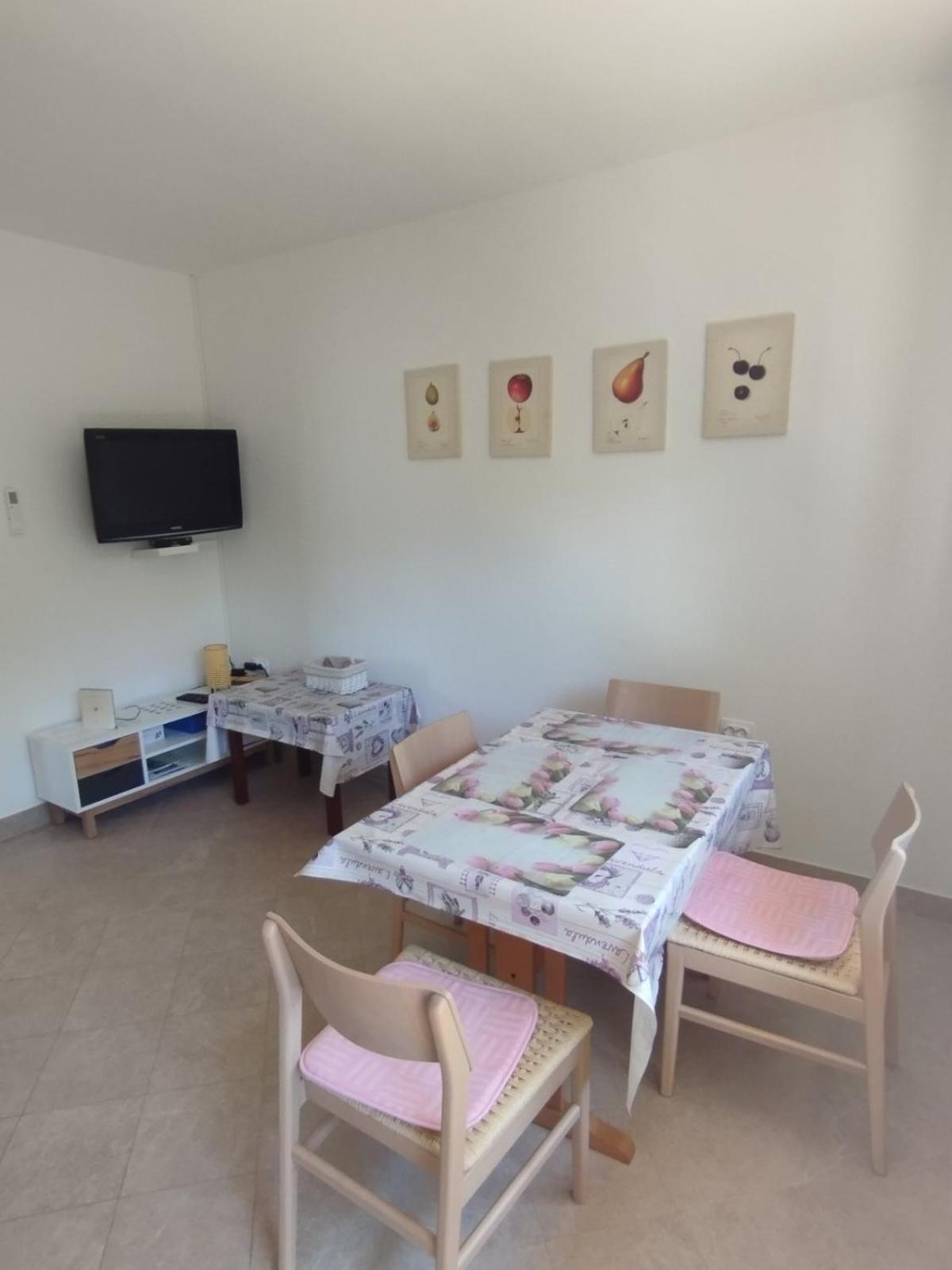 Apartman Kora Njivice Exterior foto